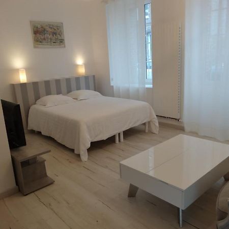 Les Petites Tuileries Bed & Breakfast Bray-sur-Seine ภายนอก รูปภาพ